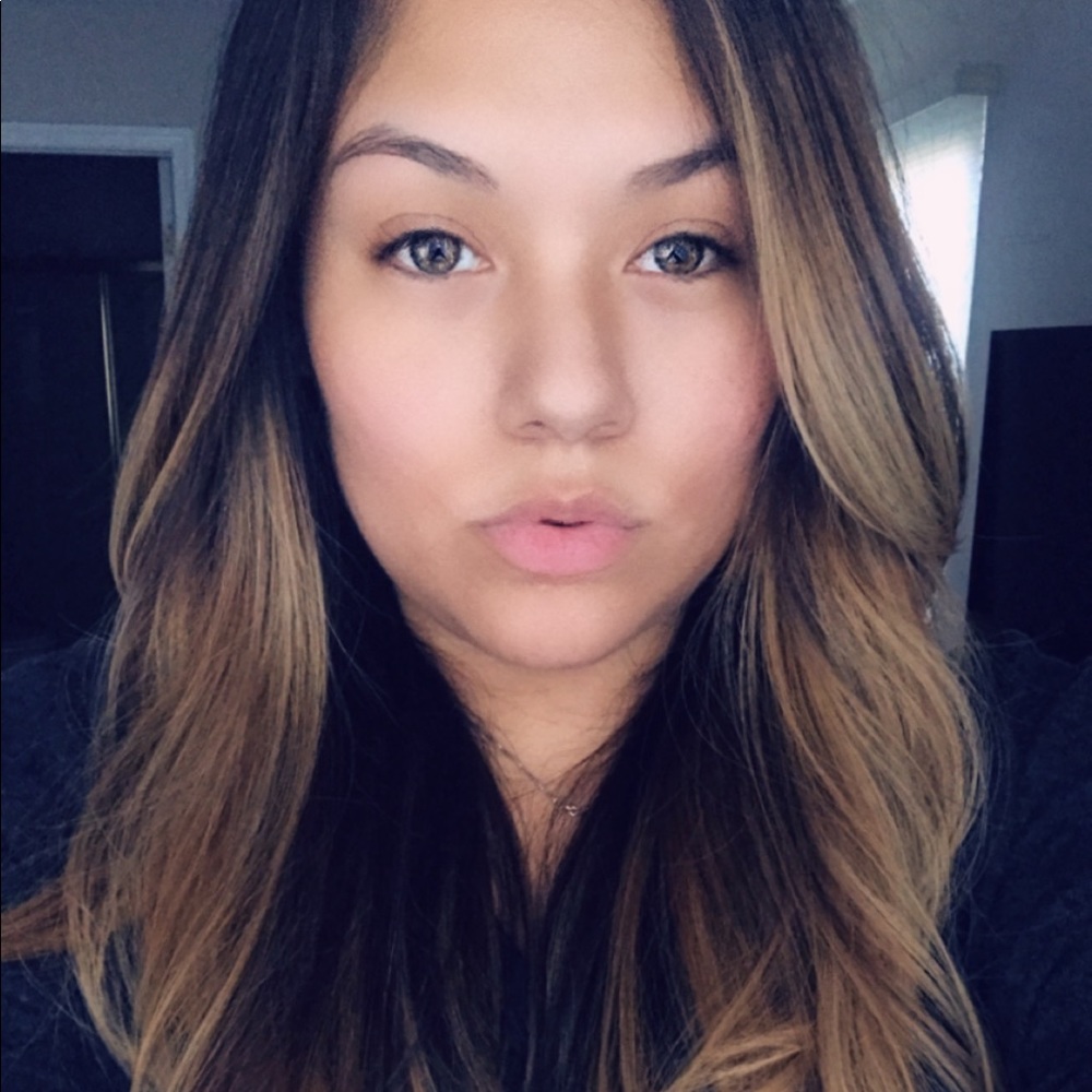 Meet your Posher, Carolyn